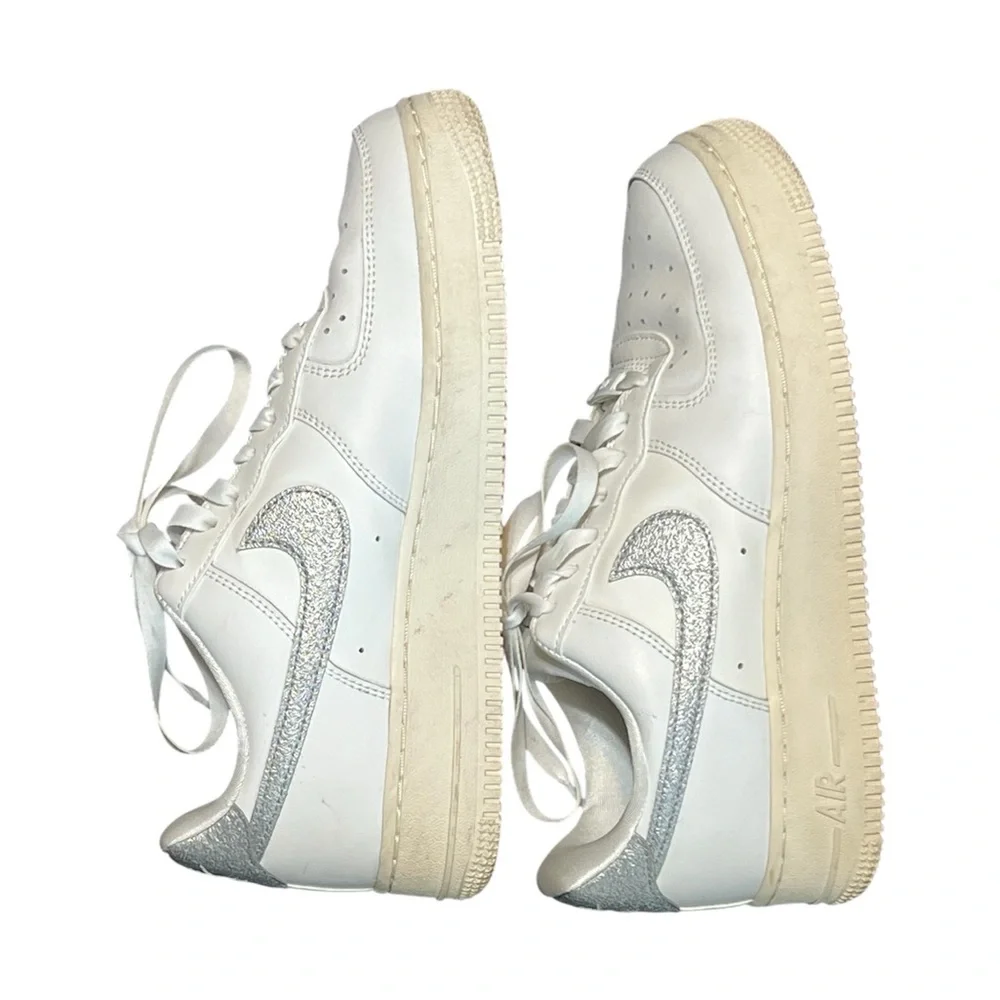 Nike Air Force 1 Sneakers ‘07 Summit White Sail Metallic Silver Low Top Shoes 8